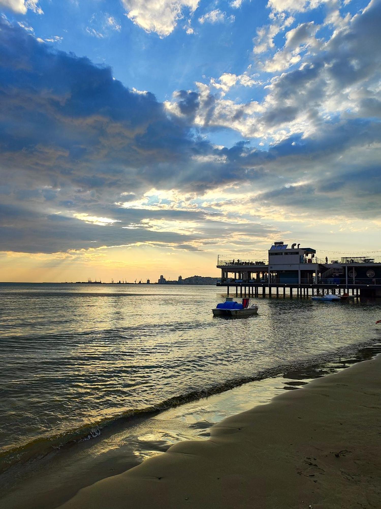 Sandy Blue Sea Durres Exterior photo
